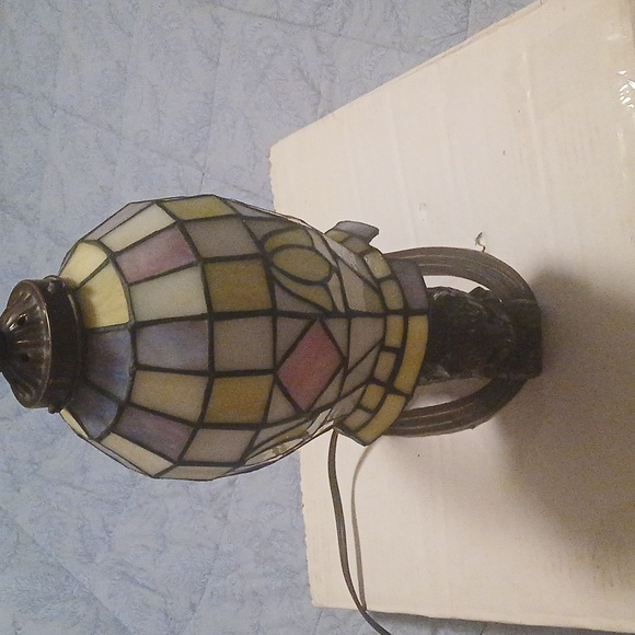 Stained Glass Cat Table Lamp with Bronze Base - Picture 7 of 12